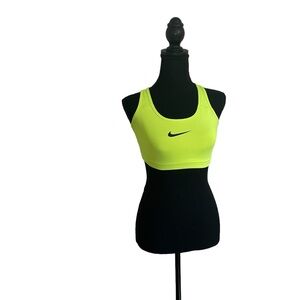 Nike Activewear Set- Neon Green and Black - XS - Sports Bra and  Crop Leggings
